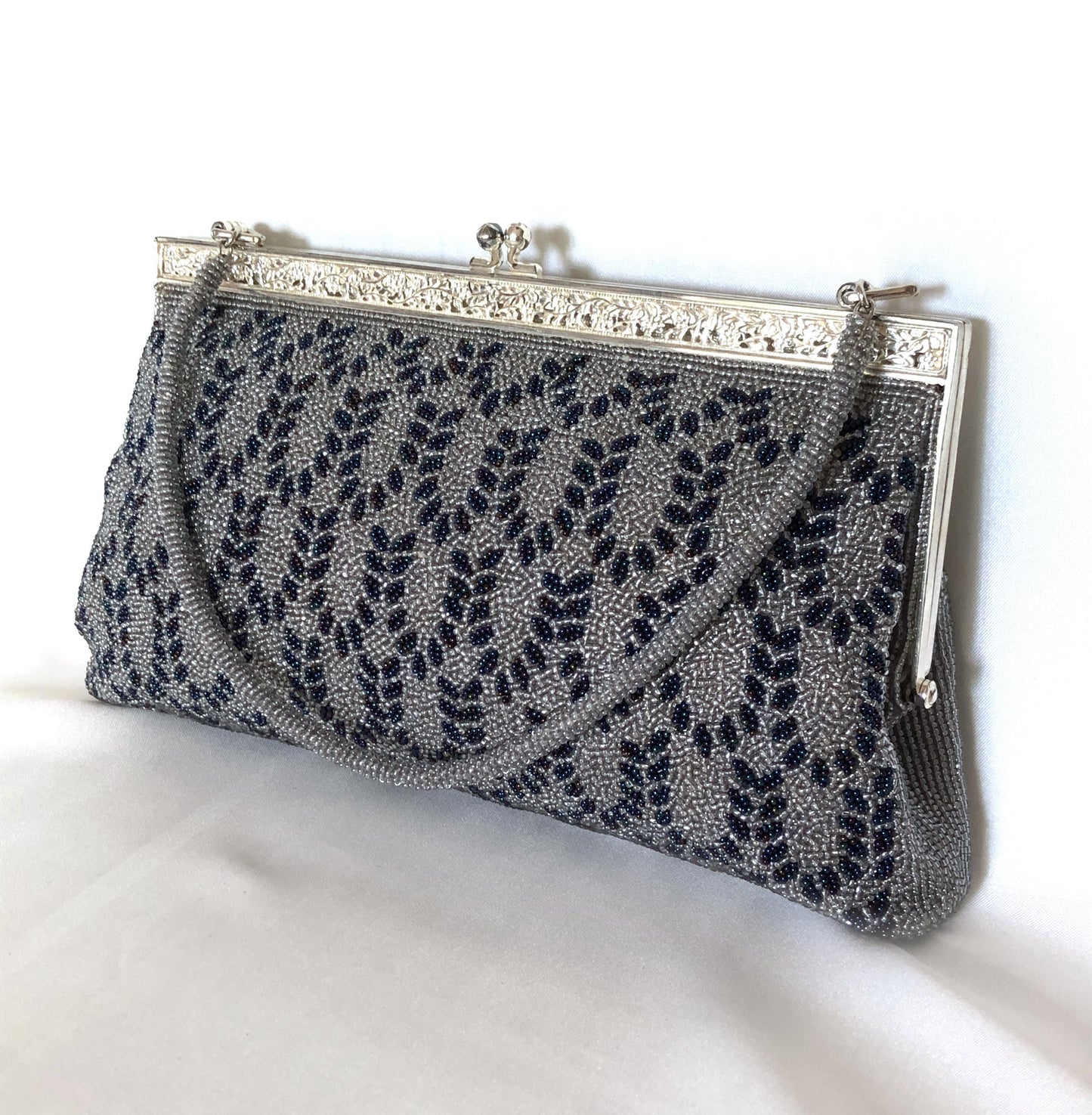 Vintage kimono handbag - beaded light gray and blue motif