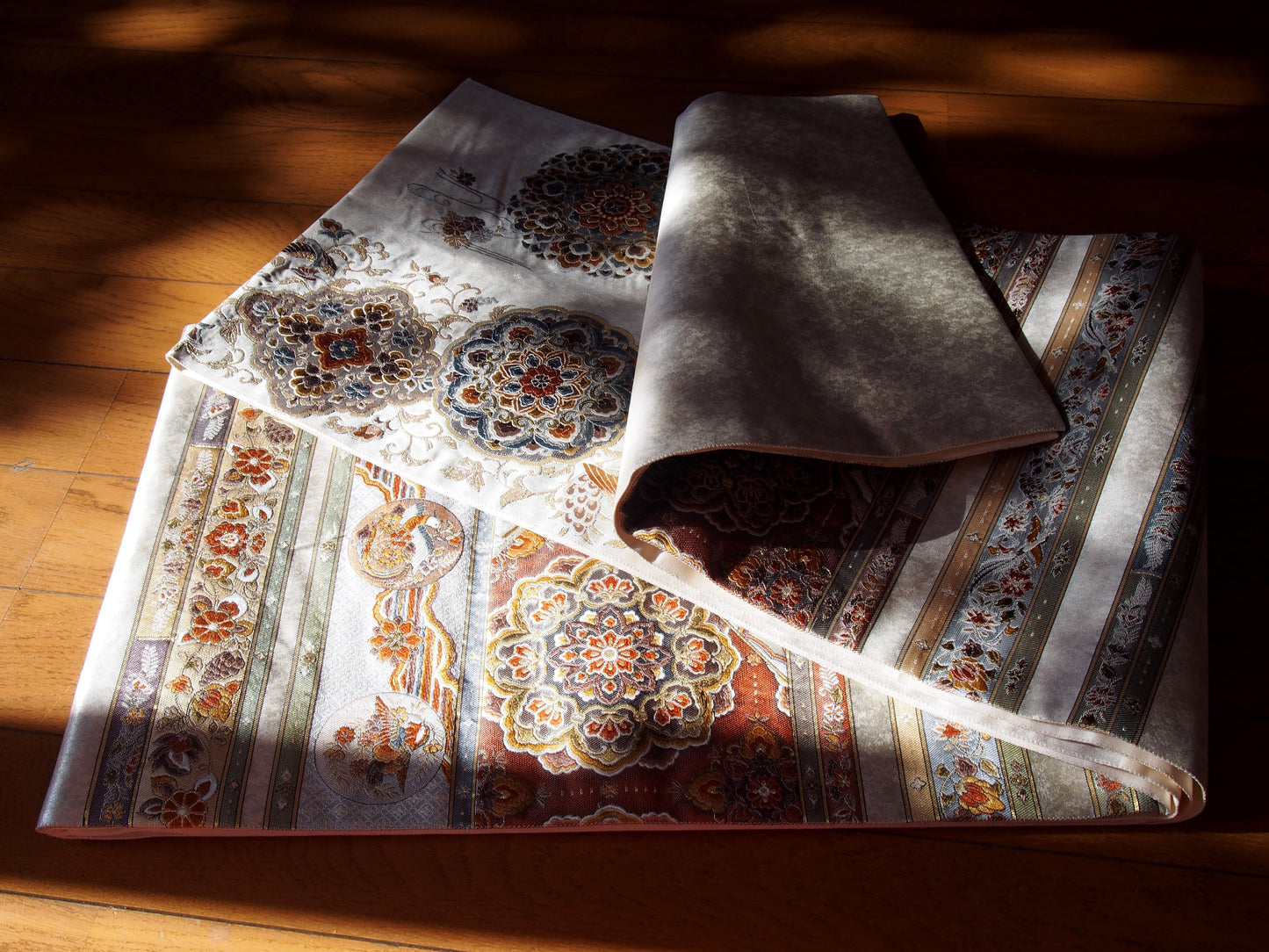 Fukuro Obi – brushed silver with mandarin ducks pattern