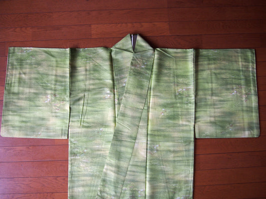 Vintage Kimono – farmhouses on spring green