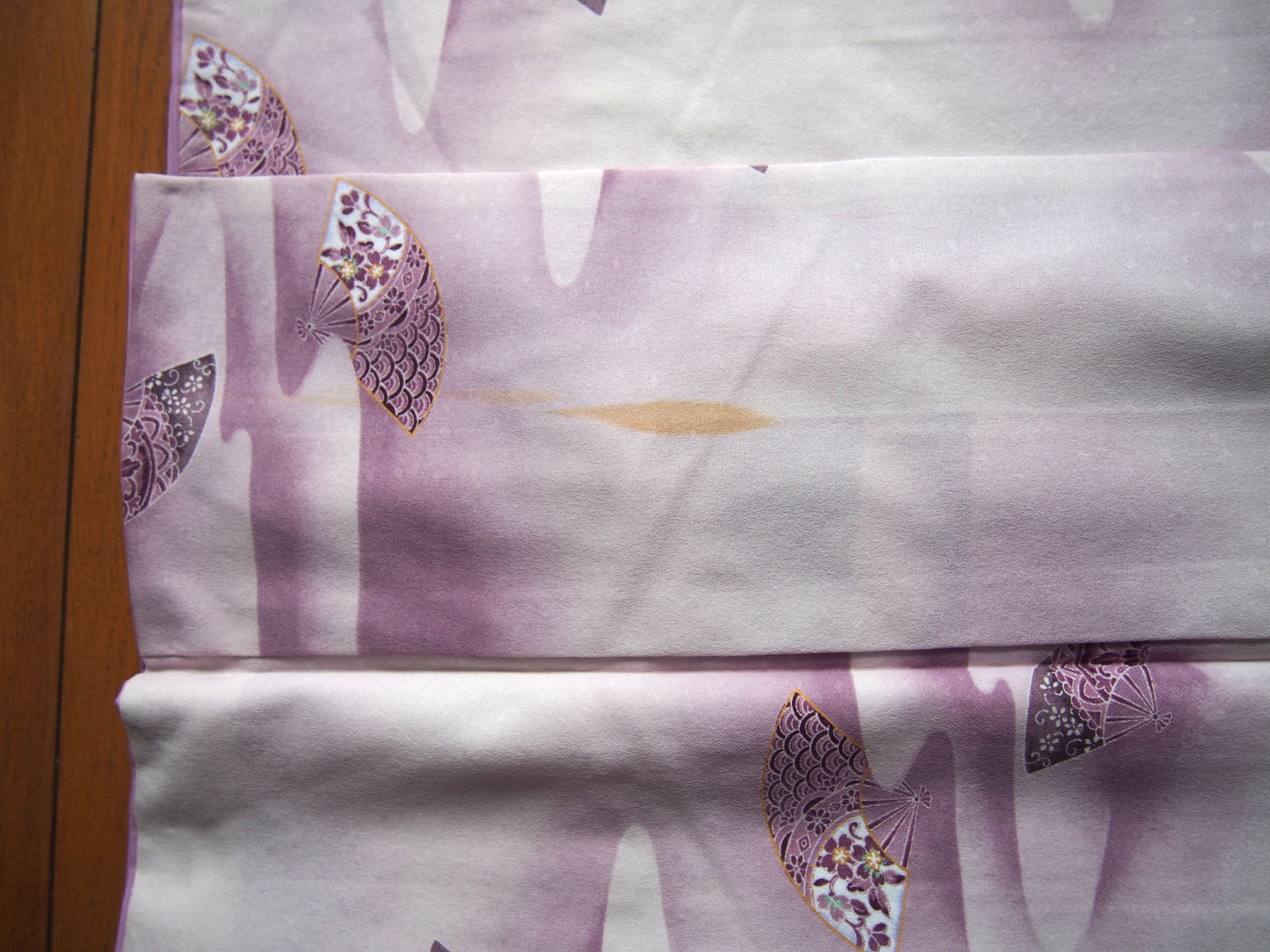 Kimono – fans on pastel purple