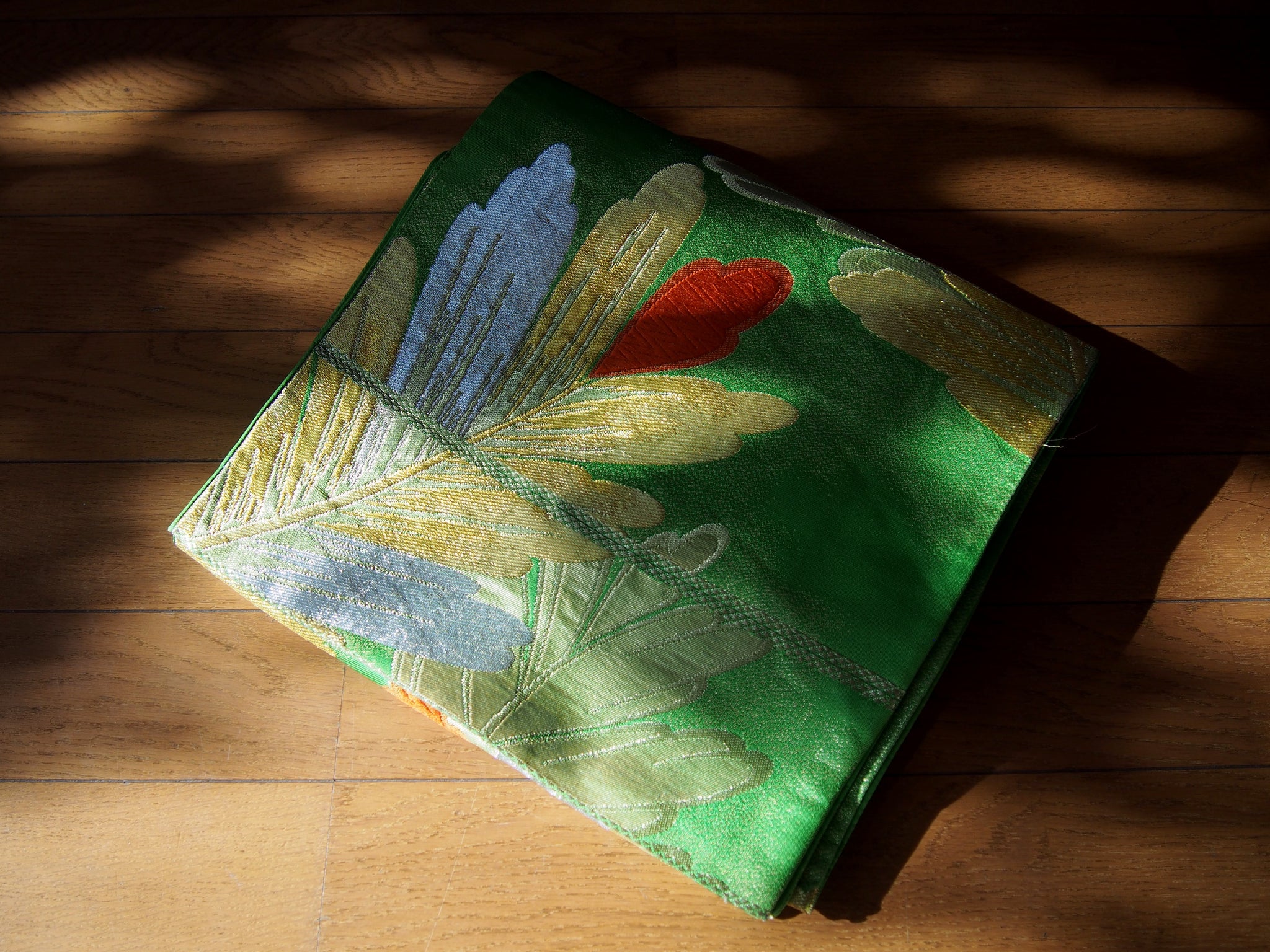 Fukuro obi- vivd green w/oak leaves