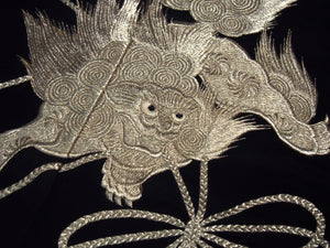 Kurotomesode- silver shisa