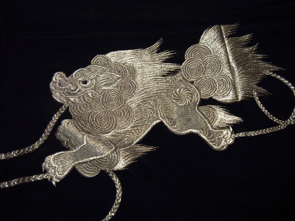 Kurotomesode- silver shisa