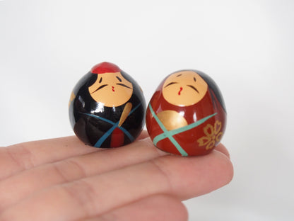 Kokeshi dolls - miniature elegant couple