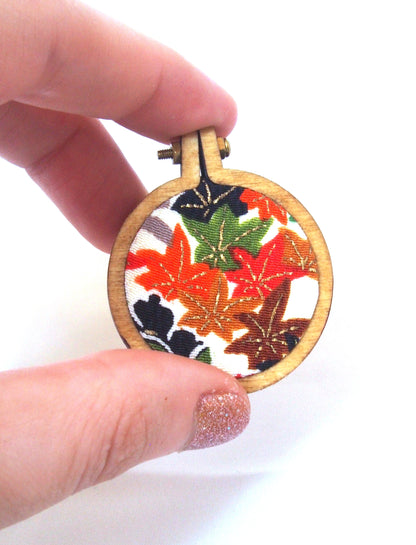 Handmade kimono brooch - wood and silk - round shape