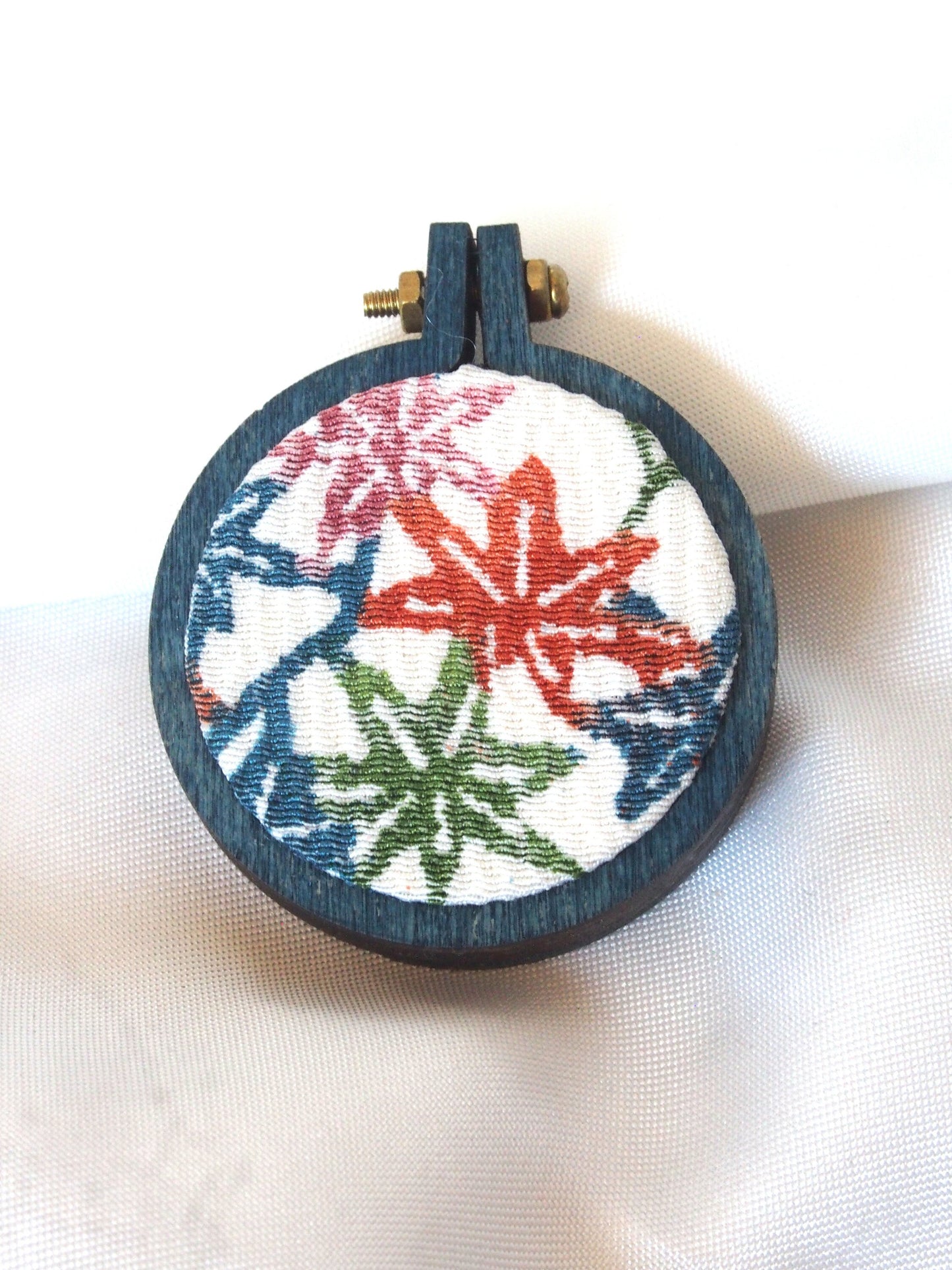 Handmade kimono brooch - wood and silk - round shape