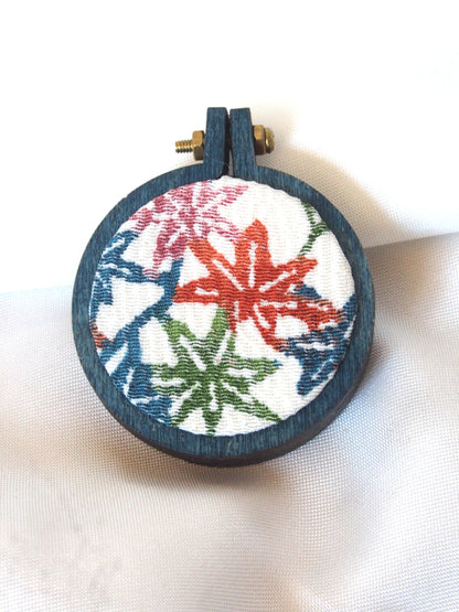 Handmade kimono brooch - wood and silk - round shape