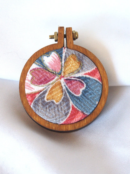 Handmade kimono brooch - wood and silk - round shape