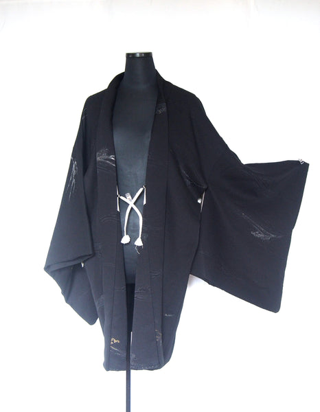 Elegant Japanese kimono coat - haori - black with golden waves pattern and family crest