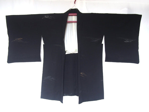 Elegant Japanese kimono coat - haori - black with golden waves pattern and family crest