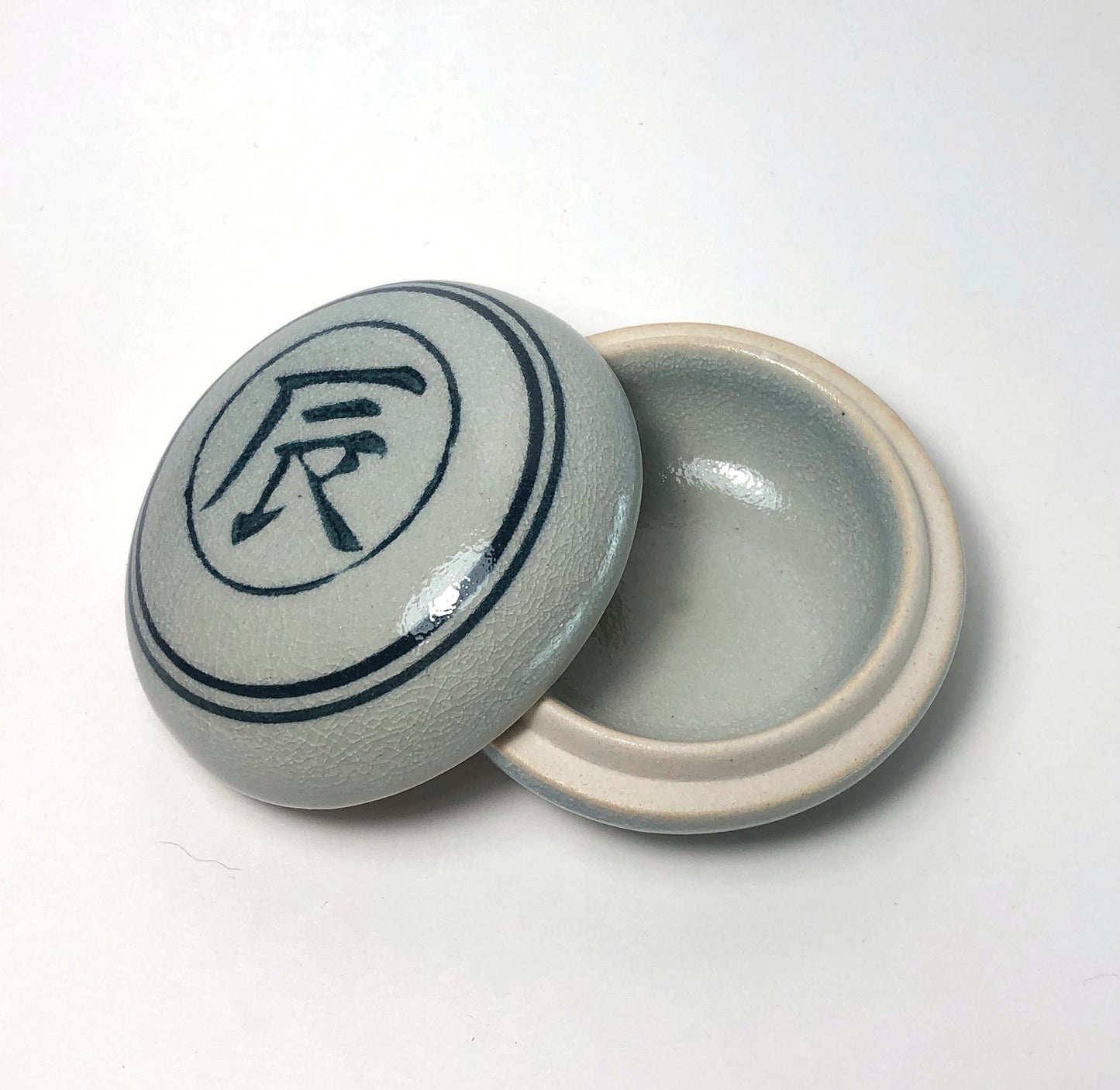 Japanese incense dish / trinket box - with "zodiac dragon" kanji
