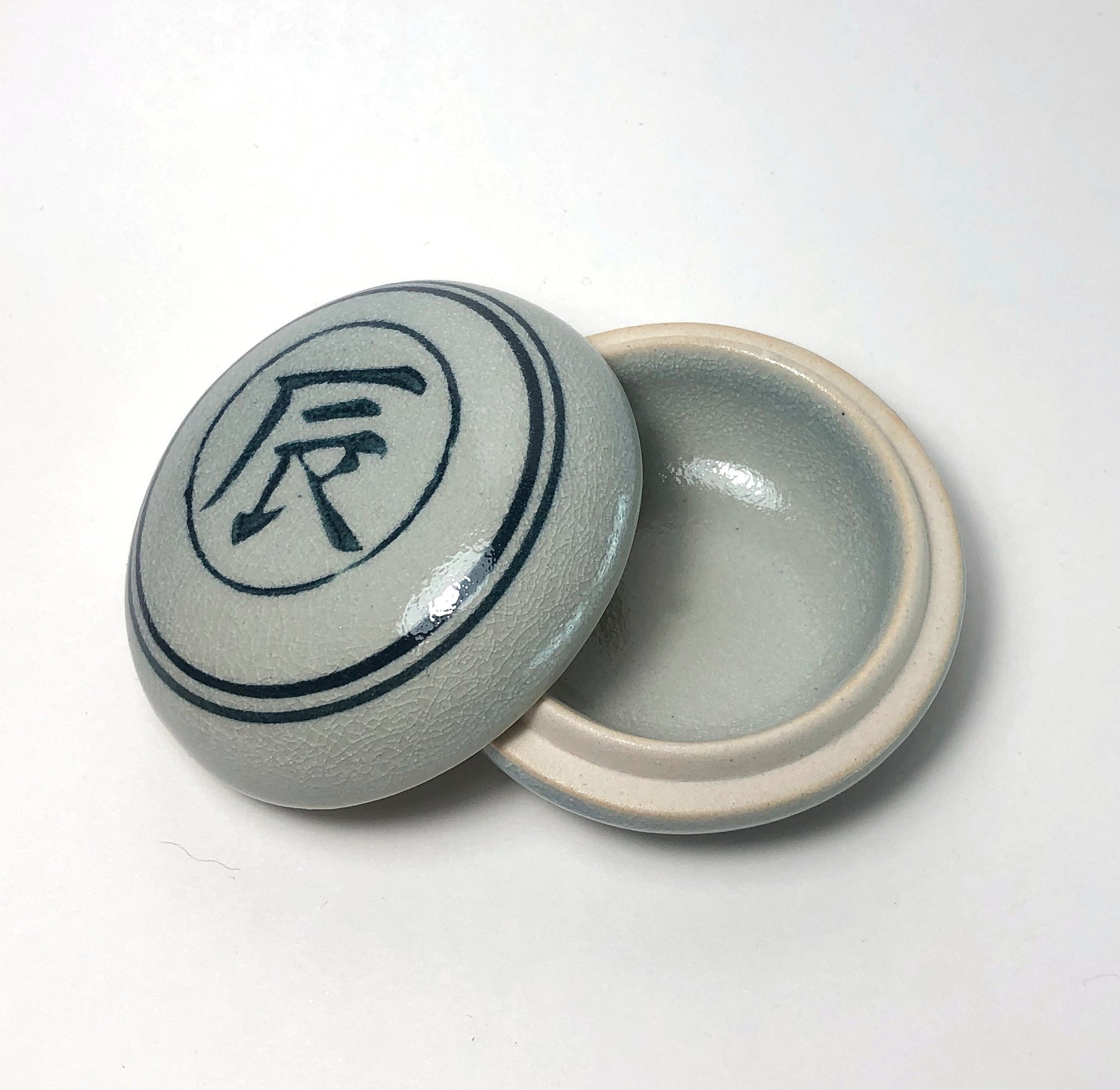 Japanese incense dish / trinket box - with "zodiac dragon" kanji