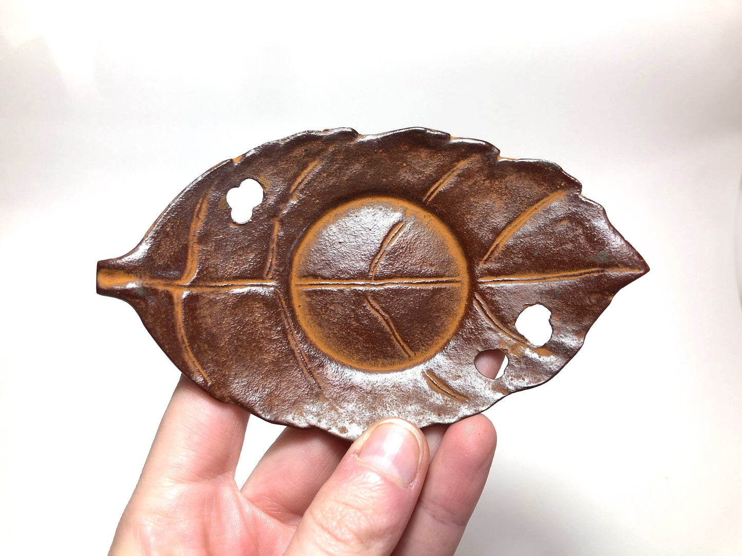 Iron cast mini plates - cup saucers - fallen leaves