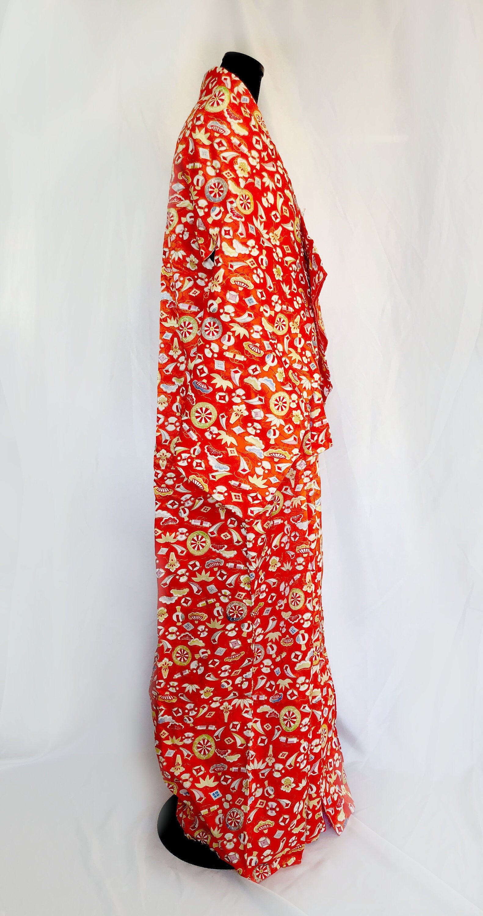 Vintage kimono - orange red with colorful lucky charms pattern