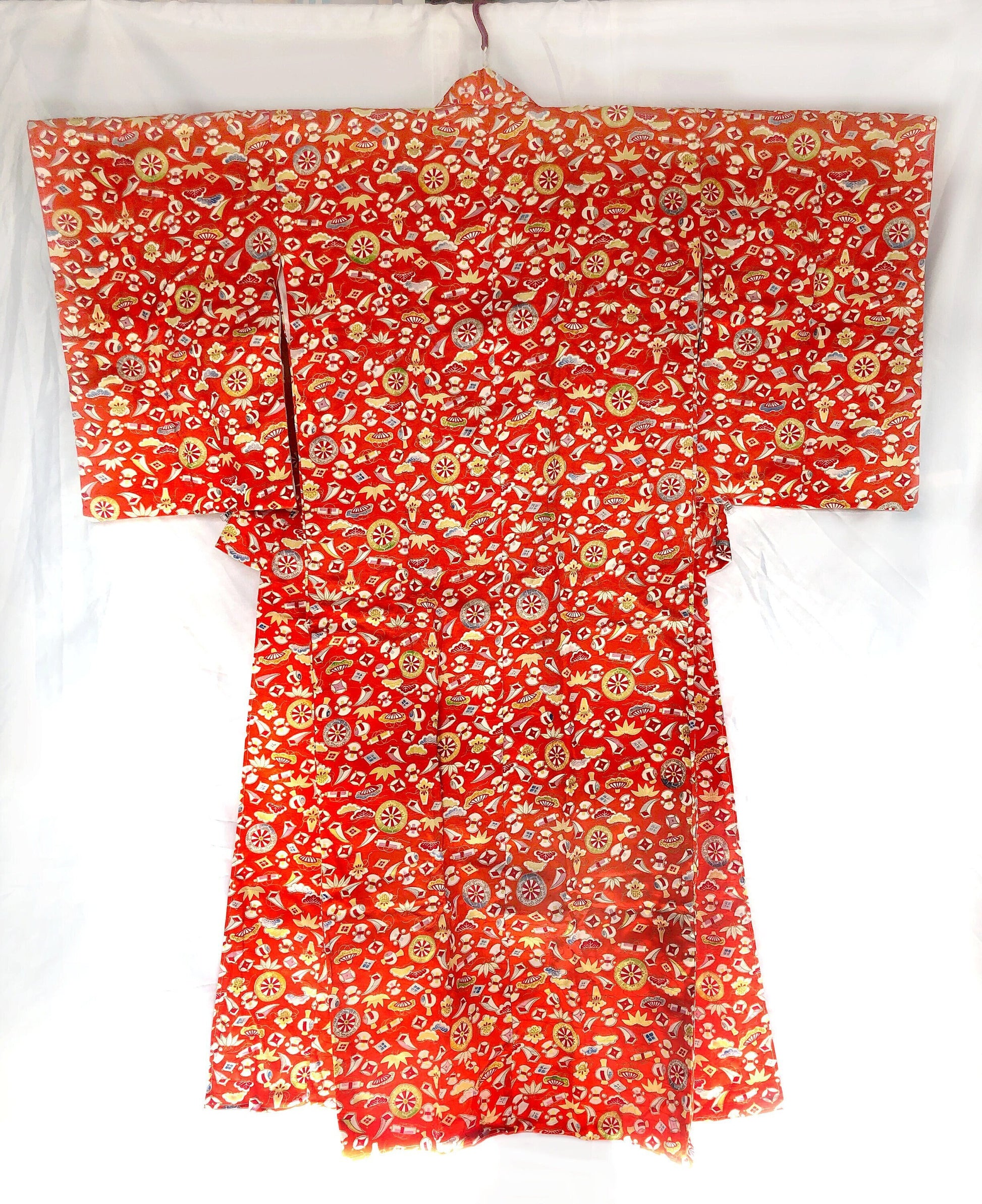 Vintage kimono - orange red with colorful lucky charms pattern