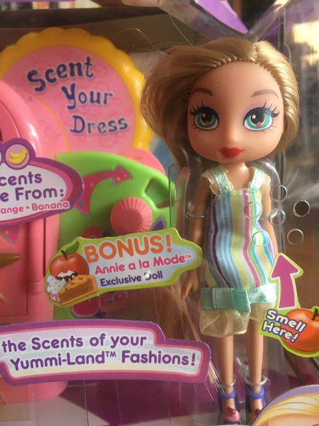Yummi-Land Scent Your Dress Machine with “Annie a la Mode” Exclusive Doll